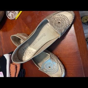 Jack Roger's Women' Golden Loafers